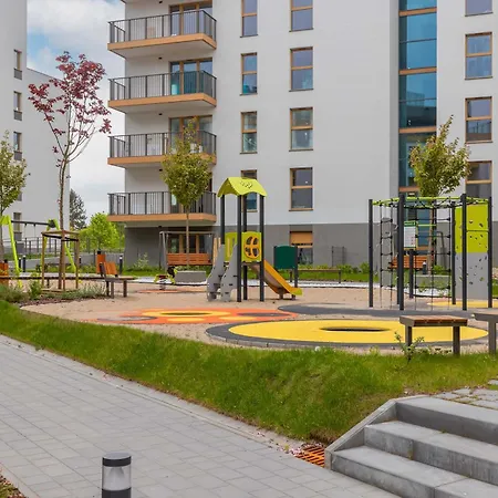 Family In With Parking And Playground By Renters Apartamento Gdynia