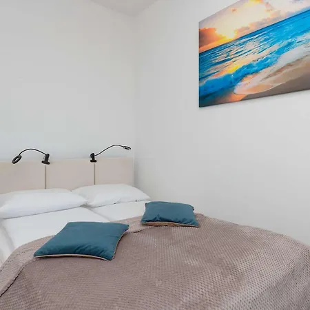 Family In With Parking And Playground By Renters Apartamento Gdynia