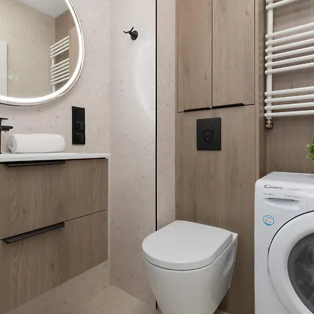 Family In With Parking And Playground By Renters Apartamento