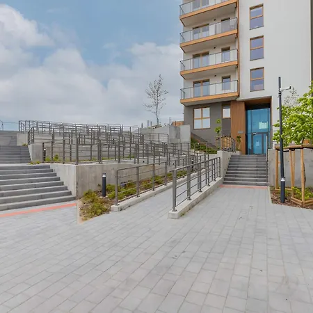 Family In With Parking And Playground By Renters Gdyně